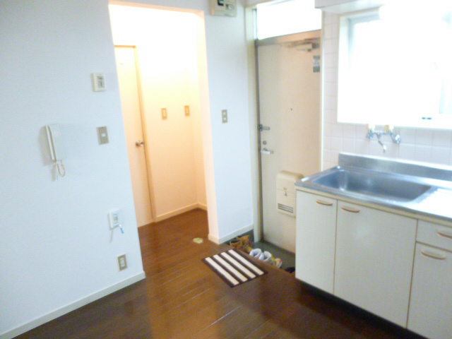 コーポウィングス 玄関