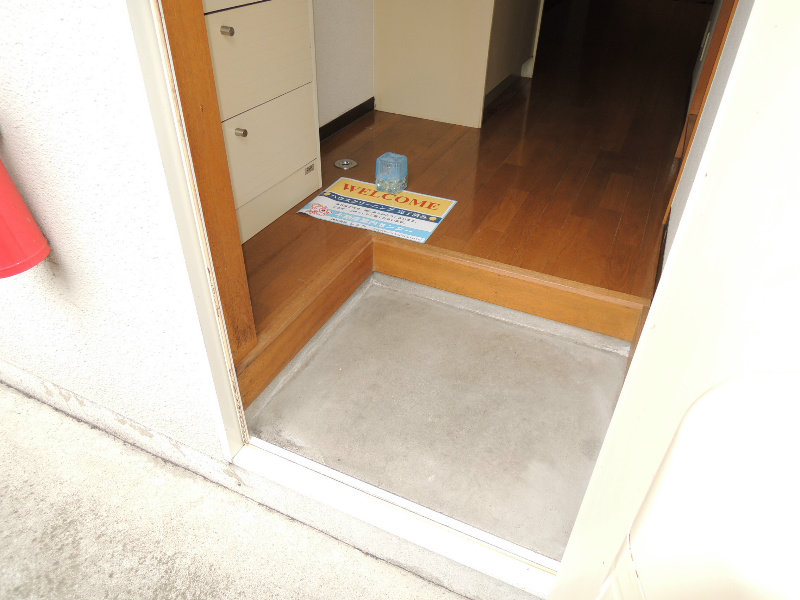 アゼリアハイツ 玄関