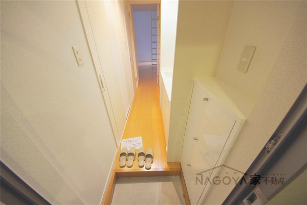 カーサ・ルチア千種Ｂ 玄関