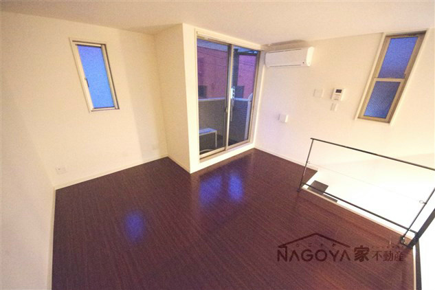 ピアチェーレ新栄 リビング