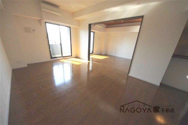 グラヴィス鶴舞 リビング