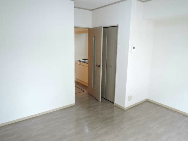 愛知県名古屋市千種区希望ケ丘１丁目 リビング