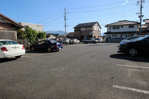 メイデンヘアー・Ａ 駐車場
