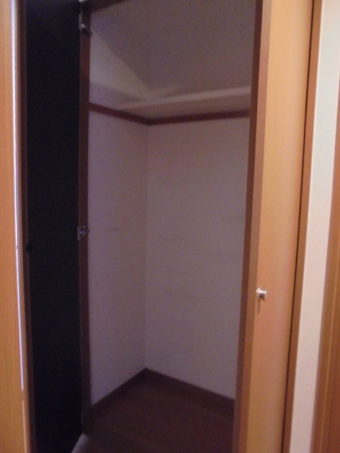 エルスト鶴賀 収納