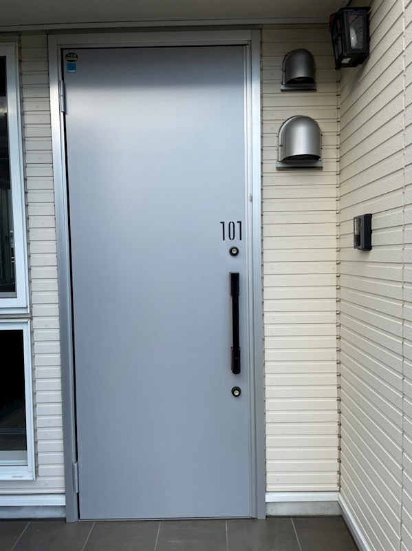 メゾン・ド・ドゥマン 玄関