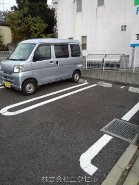 サラスバティ 駐車場