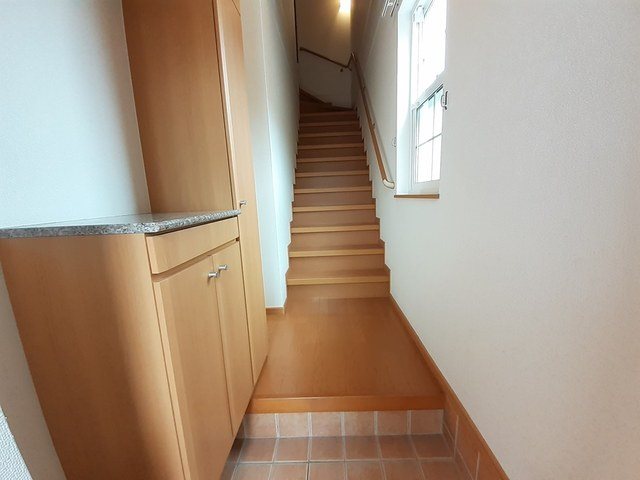 メリディエース・モンス 玄関