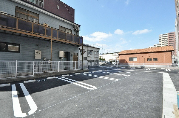 プランドール 駐車場