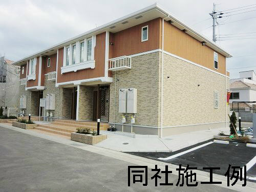 ピアチェーヴォレⅡ 玄関