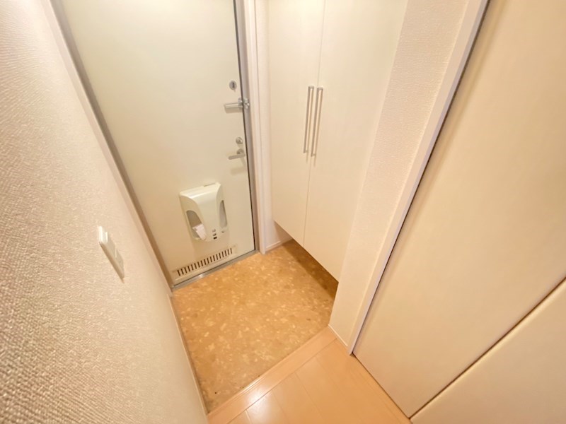 ルミエールＢ 玄関