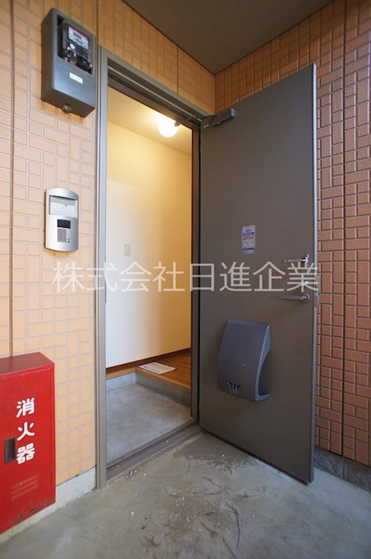 シェリー壱番館 玄関