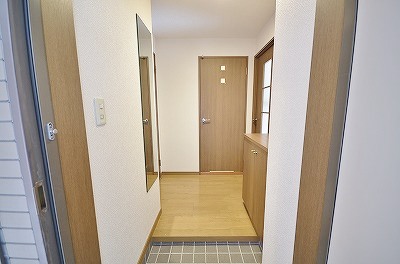 オールセインツ 玄関