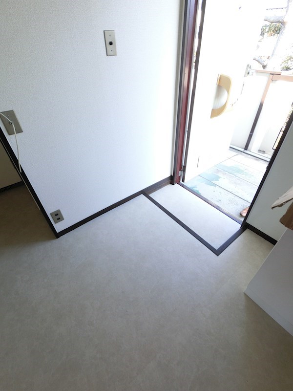ハイネス堀の内 玄関