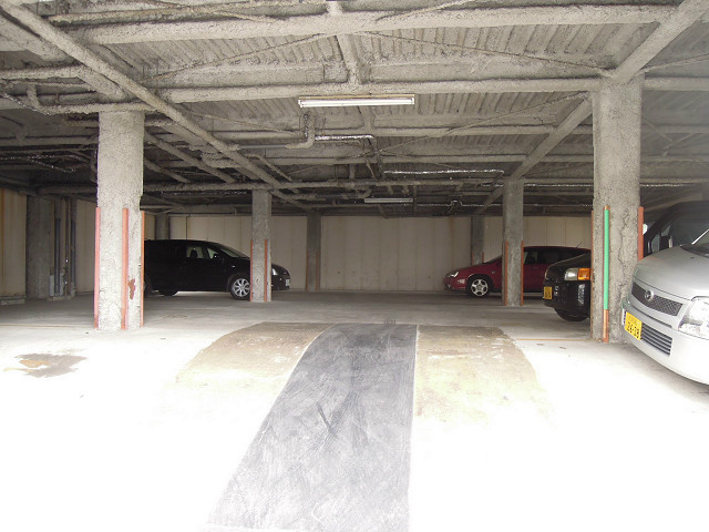 ビートル山本北Ｅ 駐車場