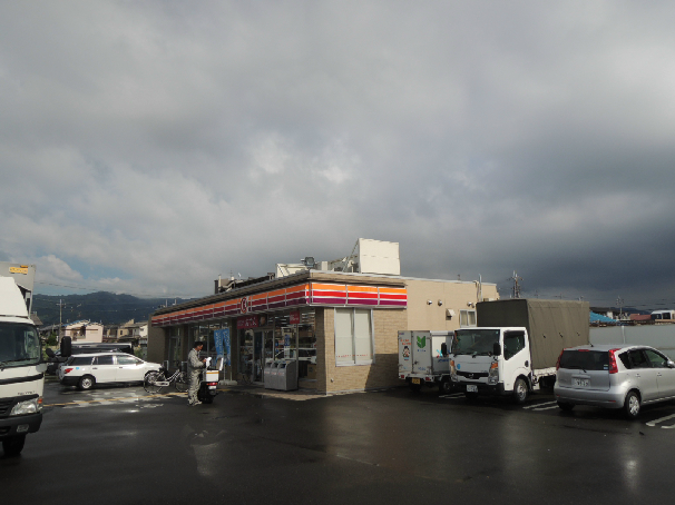 ビートル山本北Ｅ コンビニ