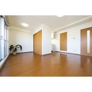 サンプラザ金山 リビング