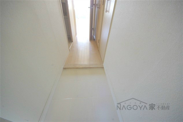 カスタリア栄 玄関