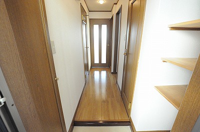 プリムローズ霧ヶ丘 玄関