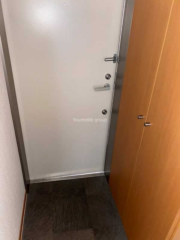 メゾンカワシロ 玄関