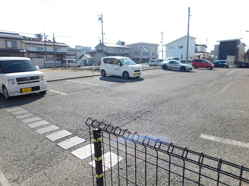 エクセレントタウン・村井Ａ 駐車場