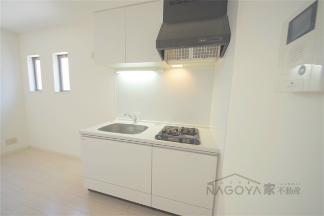 ソリッド春岡 キッチン