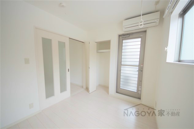 ソリッド春岡 ベッドルーム