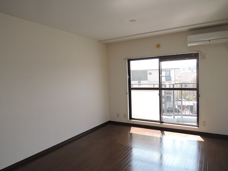 サンライズ多摩 リビング