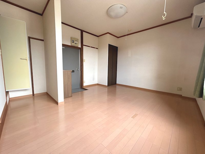 新村ビル ベッドルーム