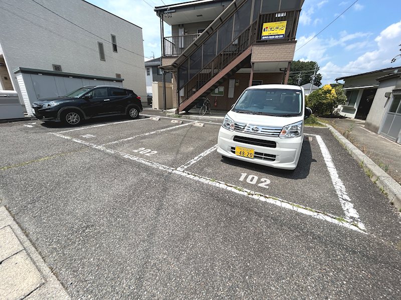 CREA・小半 駐車場