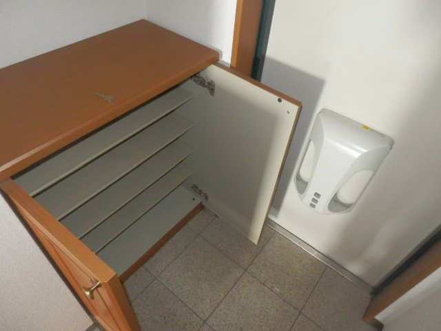 愛知県名古屋市中村区本陣通６丁目 玄関