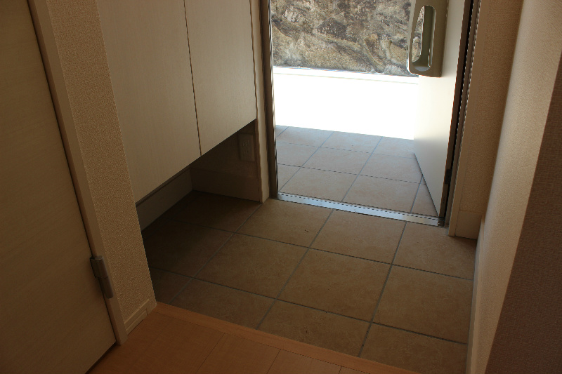 サクシードM 玄関