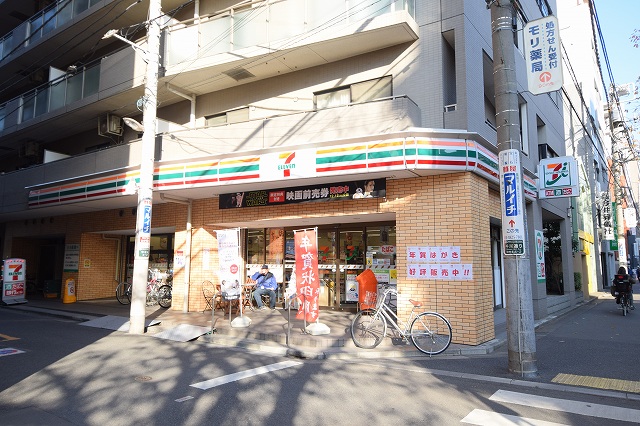 ヴォーガコルテ中村橋 コンビニ