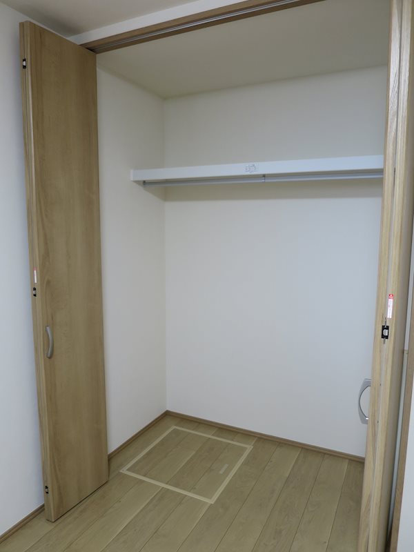 キャメル草加吉町 収納