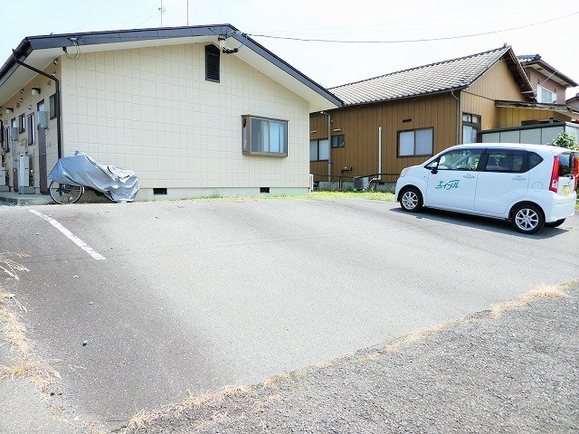 墨坂アパート 駐車場