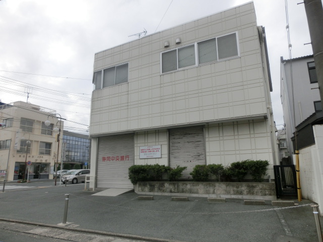サンパークIWATA 銀行