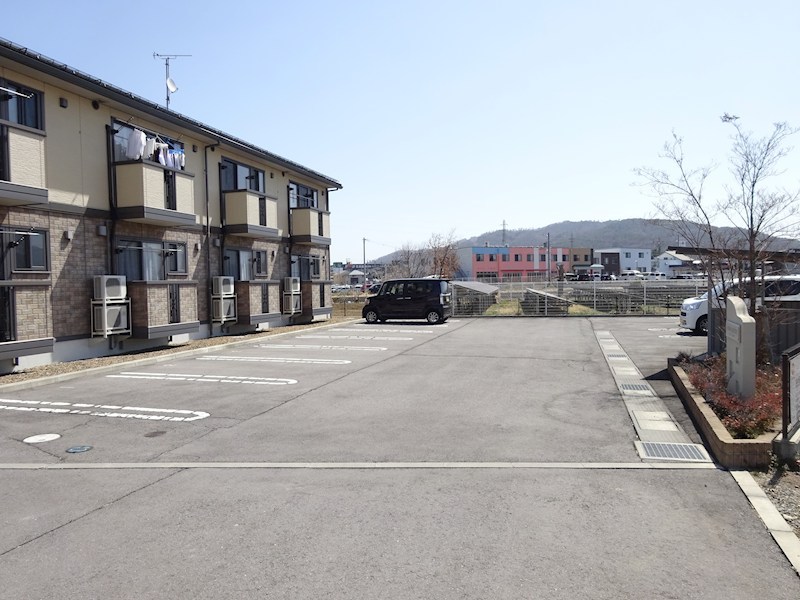アザレアガーデン 駐車場