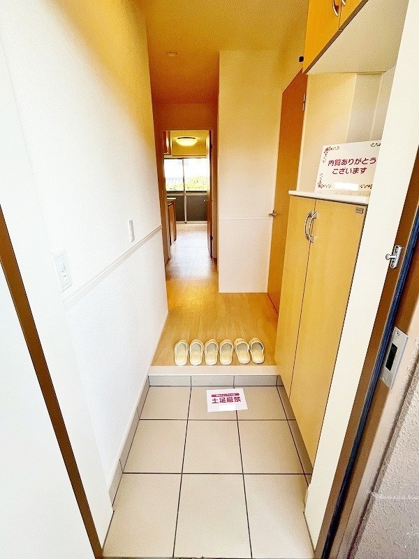 エスペランサ足立 玄関