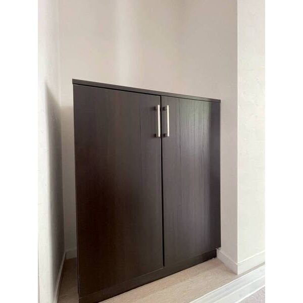 セレナードＦ 玄関