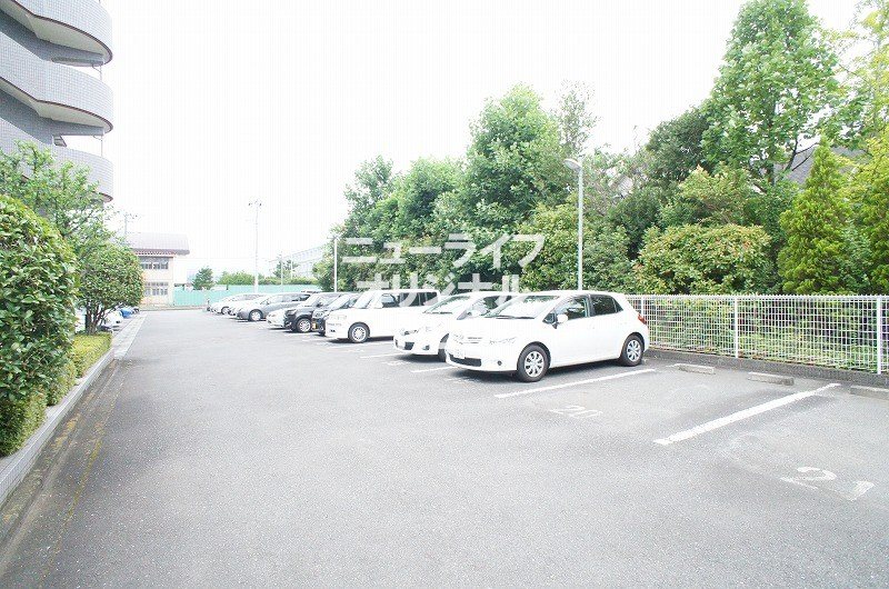 グランベル本厚木 駐車場