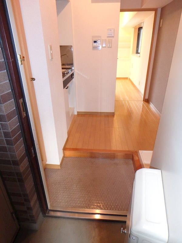 マーベラス府中宮西町 玄関