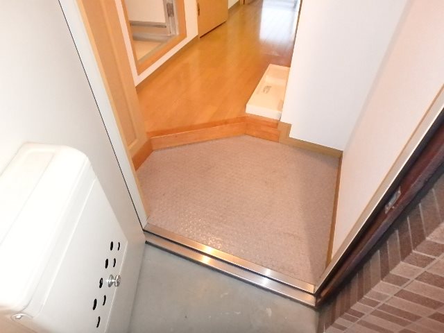 マーベラス府中宮西町 玄関