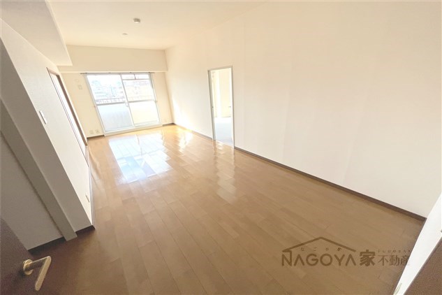 宝マンション大須 玄関