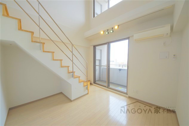 アプリーレ久屋大通公園 リビング