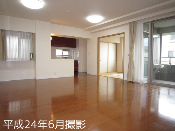 愛知県名古屋市千種区鹿子町５丁目 リビング