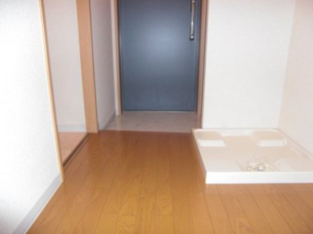 プロビデンス日々野 玄関