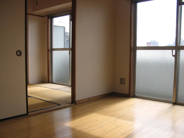 愛知県名古屋市中川区西日置１丁目 リビング