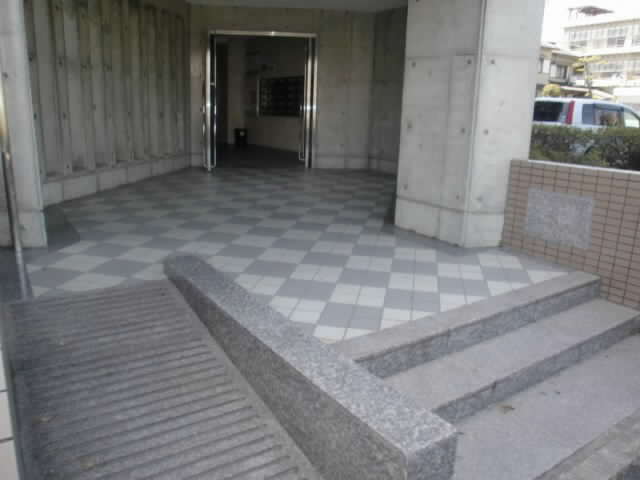 愛知県名古屋市中川区高杉町 エントランス