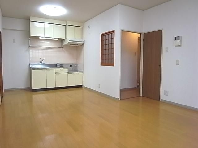 愛知県名古屋市中川区西中島１丁目 リビング