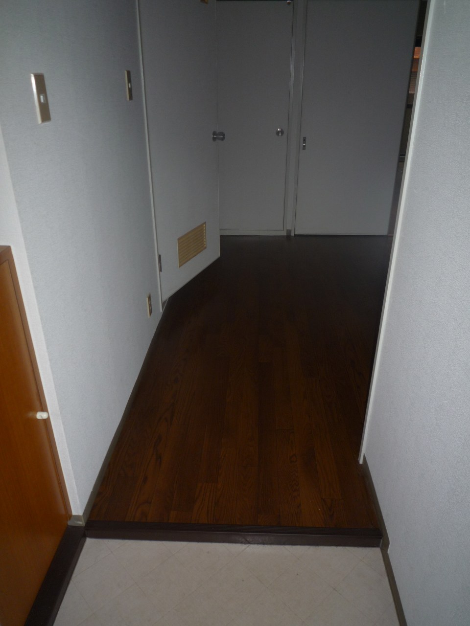 愛知県名古屋市熱田区千年１丁目 玄関