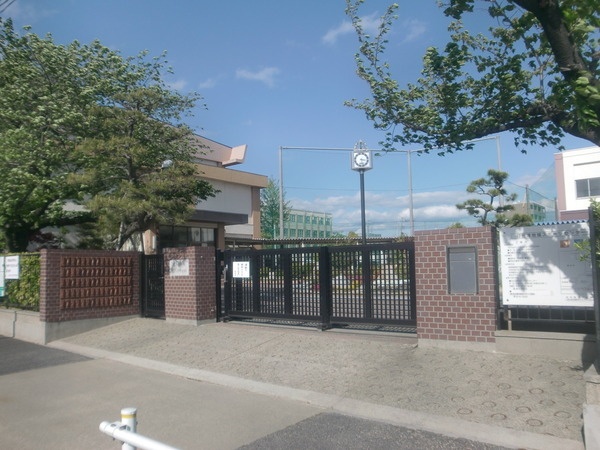 アリウス 中学校